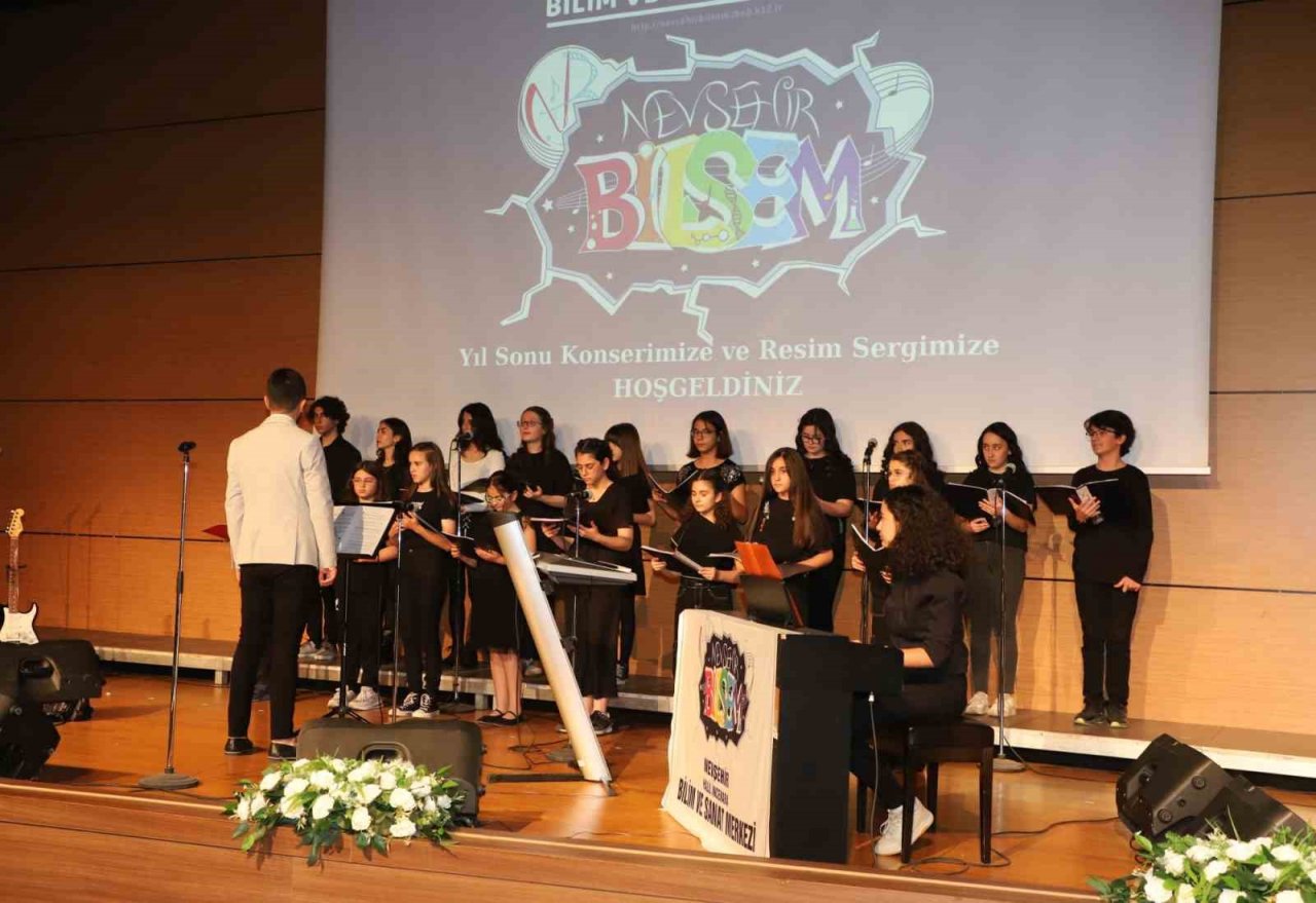 NEVÜ’de yıl sonu sergisi ve konser programı düzenlendi