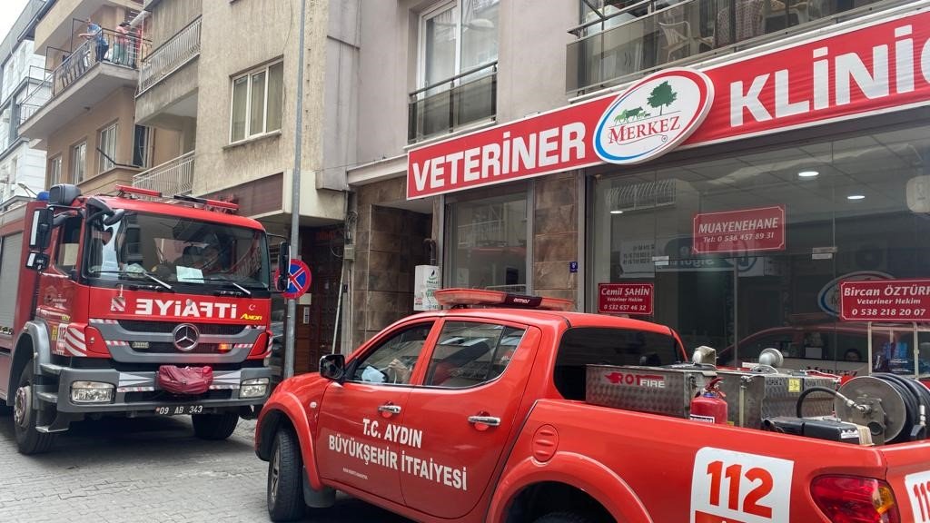 Ocakta unutulan yemek evi yakıyordu