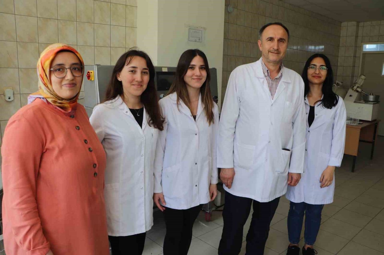 Geliştirilen bu yoğurucu ile artık yüzde 100 çavdar unundan ekmek yapılabilecek