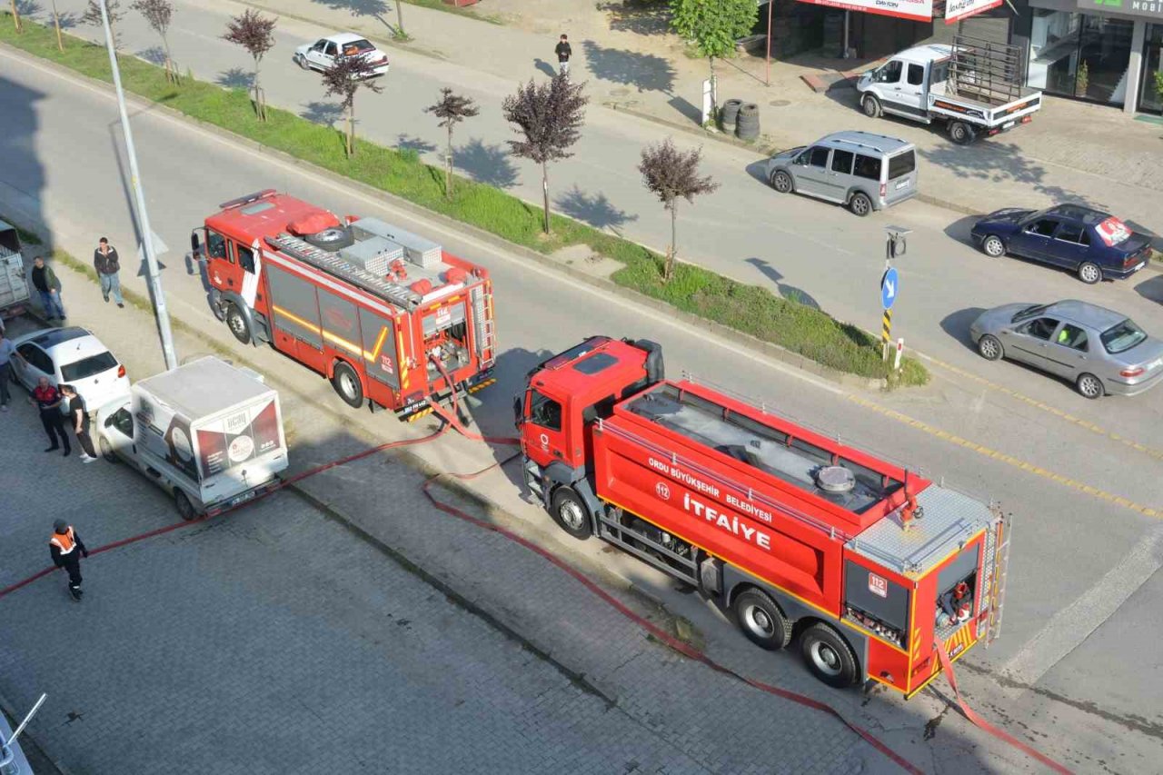 Ordu’da 7 katlı binanın çatı katında yangın