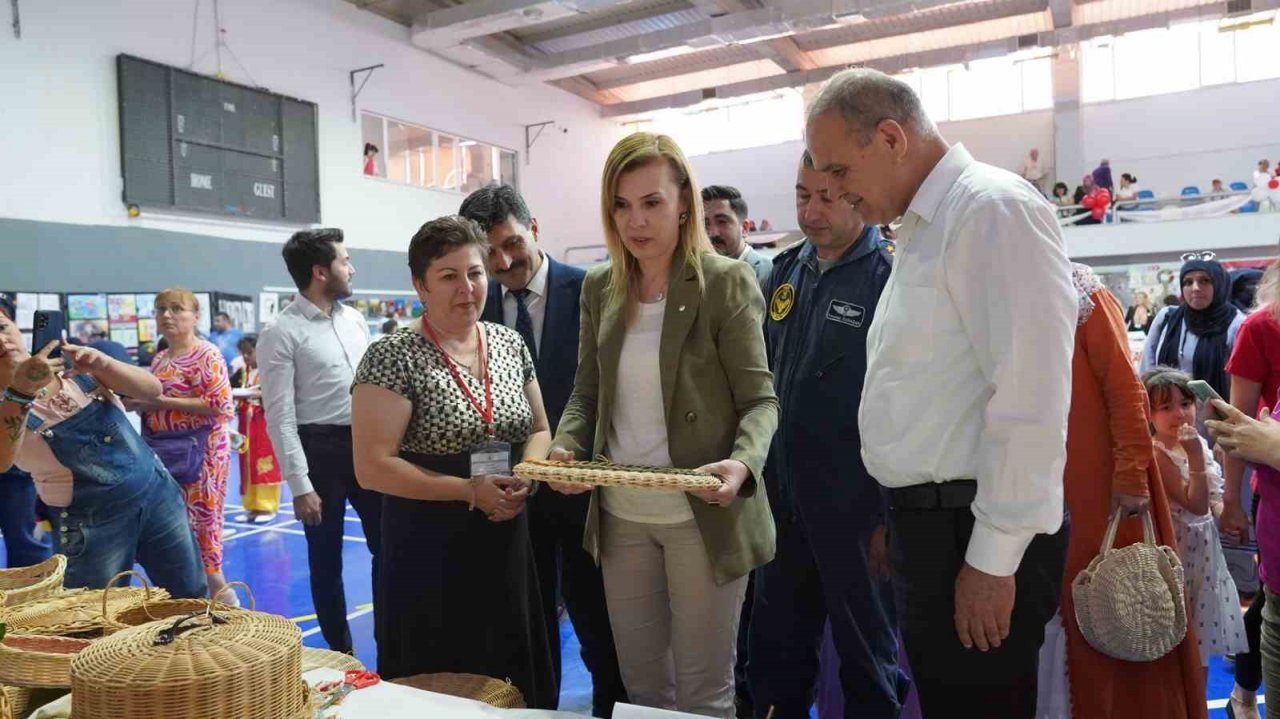 Ortaca’da kursiyerlerin yılsonu sergisi