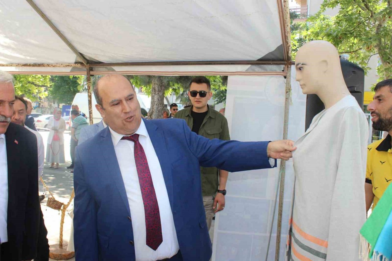 Osmaneli’nde Hayat Boyu Öğrenme Haftası nedeniyle sergi açıldı