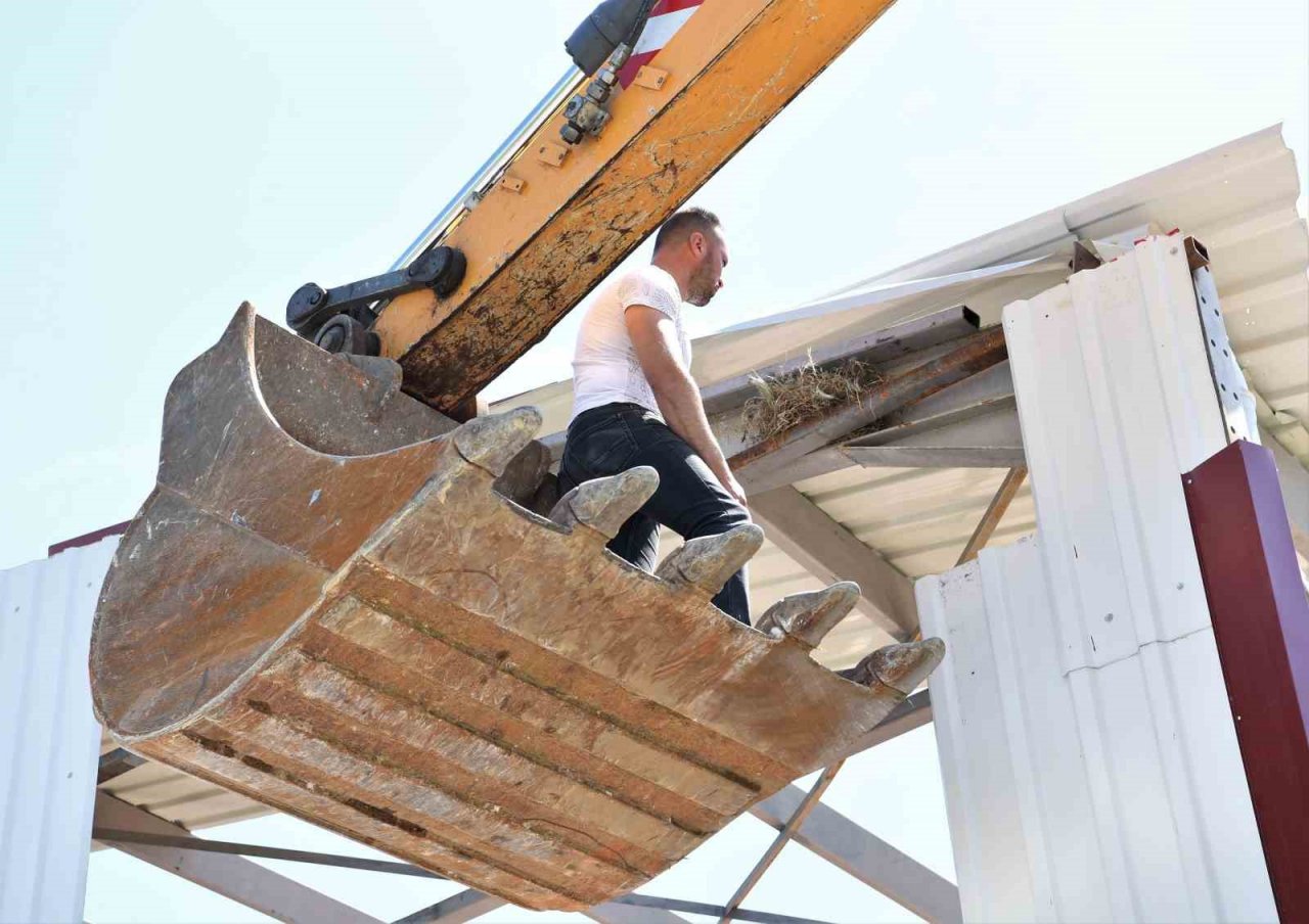 Bursa’da kaçak yapı yıkımını kuş yuvası durdurdu