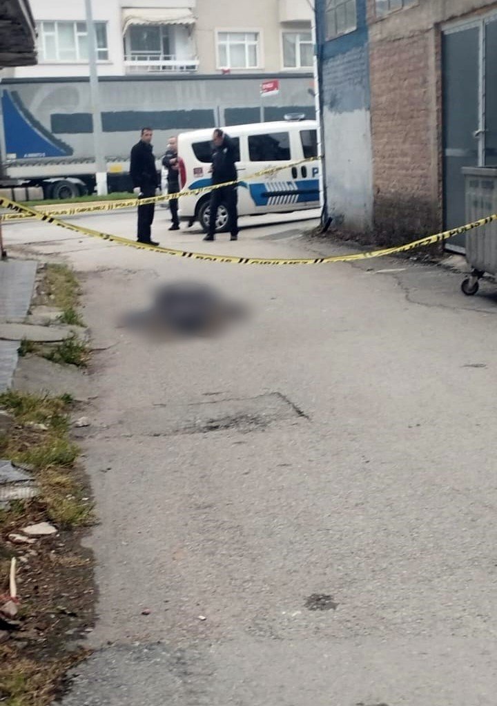 Sokak ortasında hayatını kaybetti