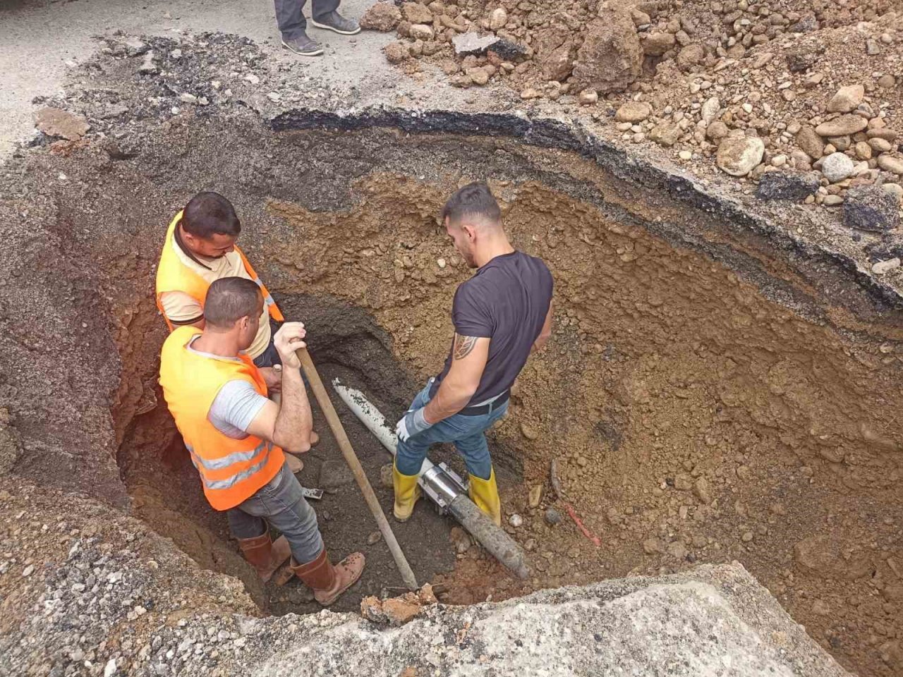 SİSKİ ekipleri arızalara müdahale ediyor