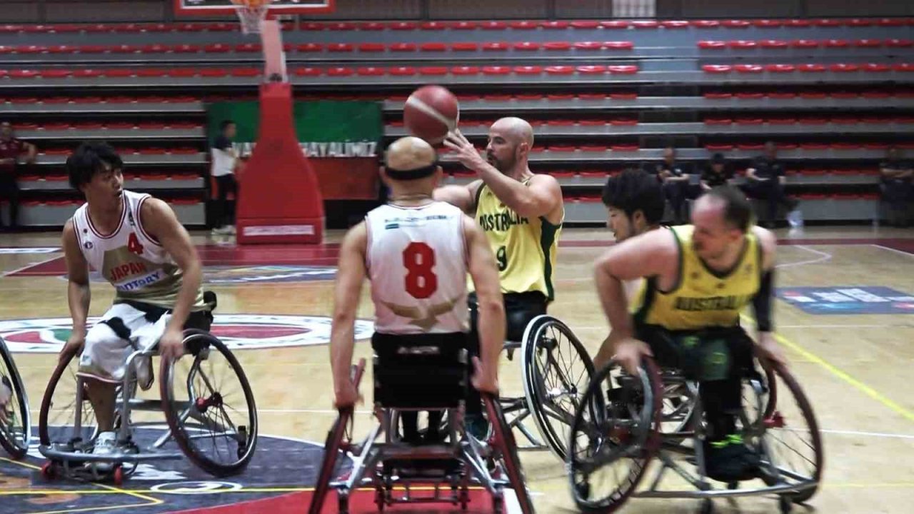 Japonya Avusturalya’yı rahat yendi: 65-51