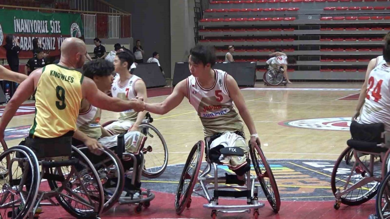 Japonya Avusturalya’yı rahat yendi: 65-51