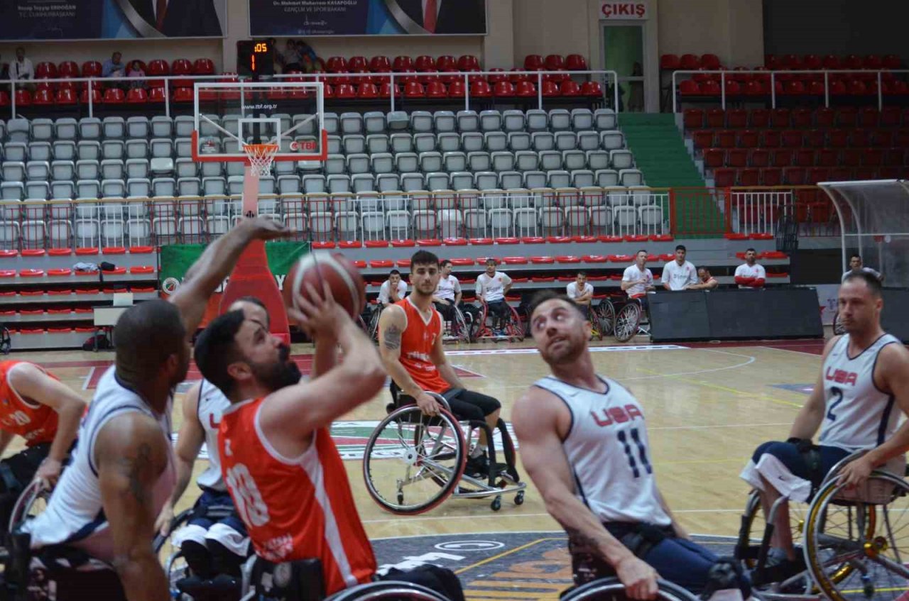 Türkiye’de evinde ABD’yi durduramadı: 81-59