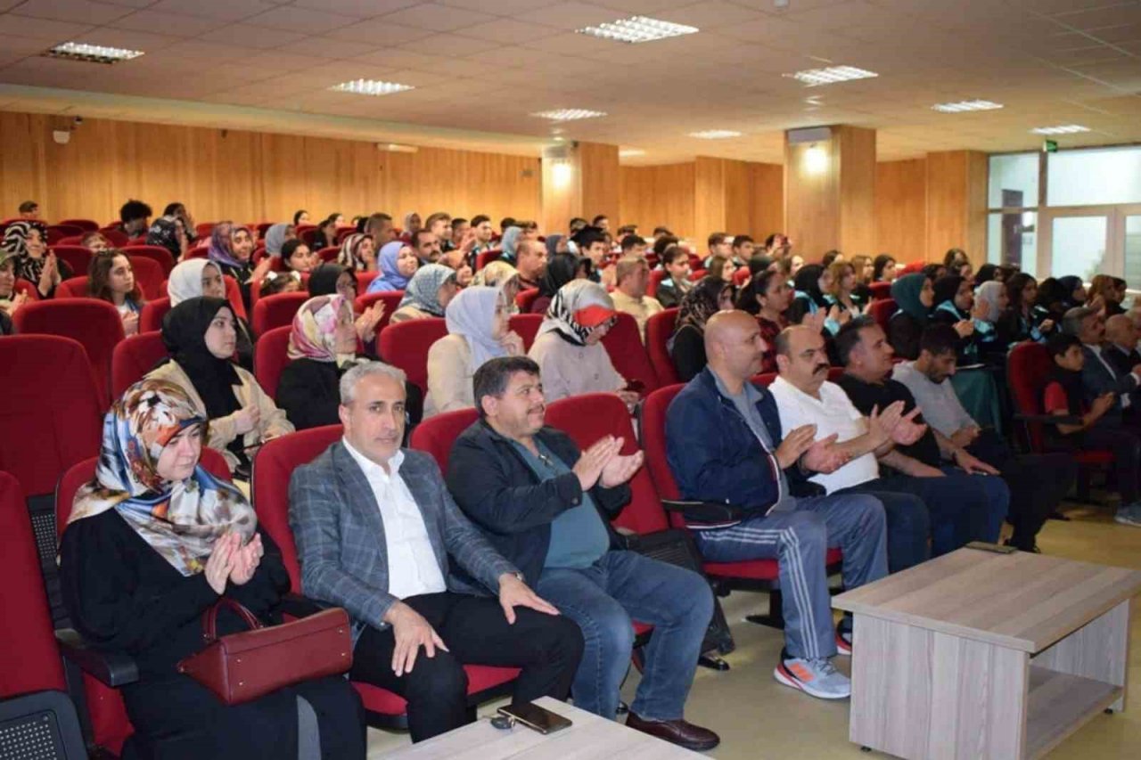 Sungurlu fen lisesinde mezuniyet sevinci