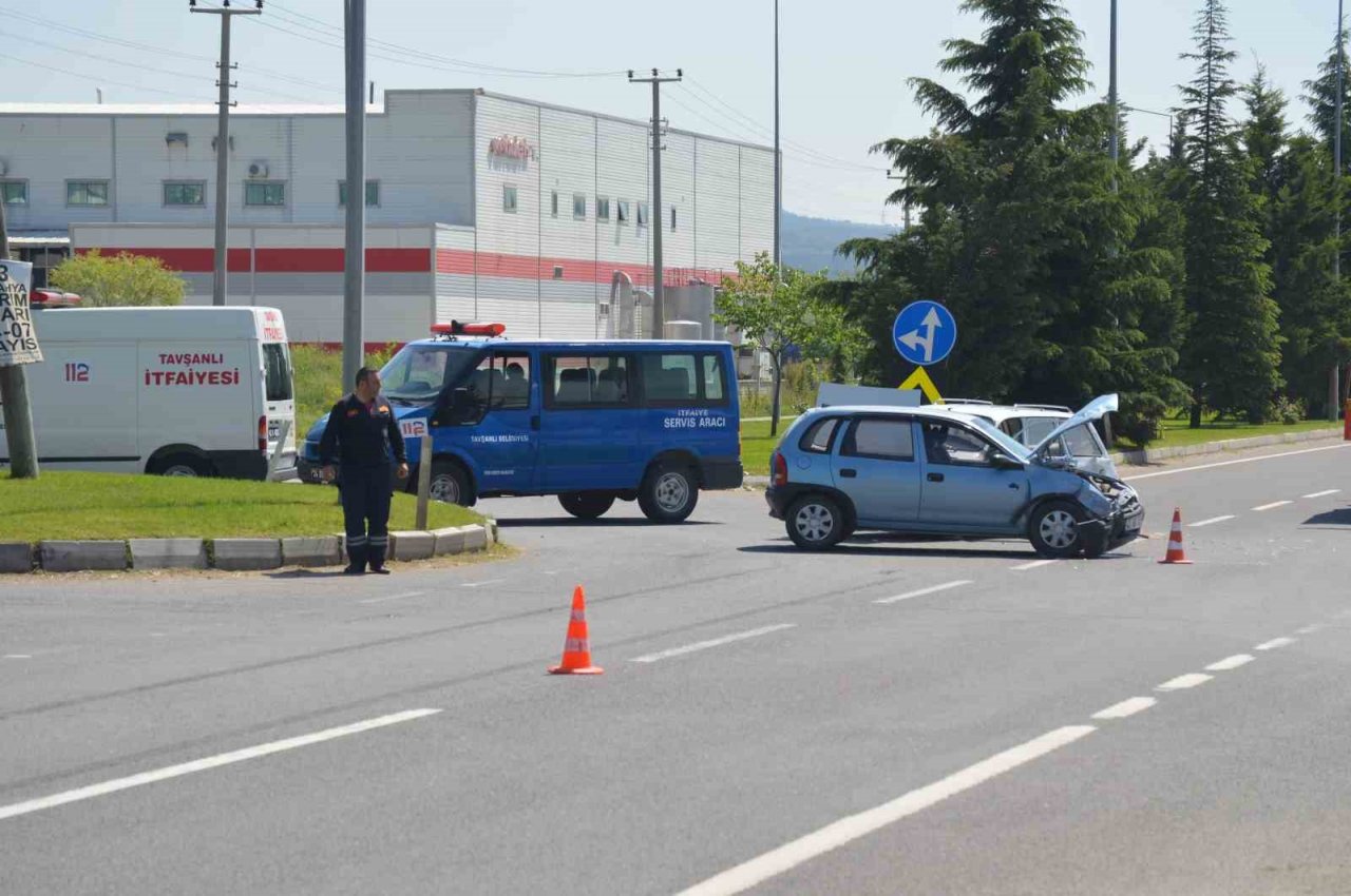 Tavşanlı’da trafik kazası, 2 yaralı