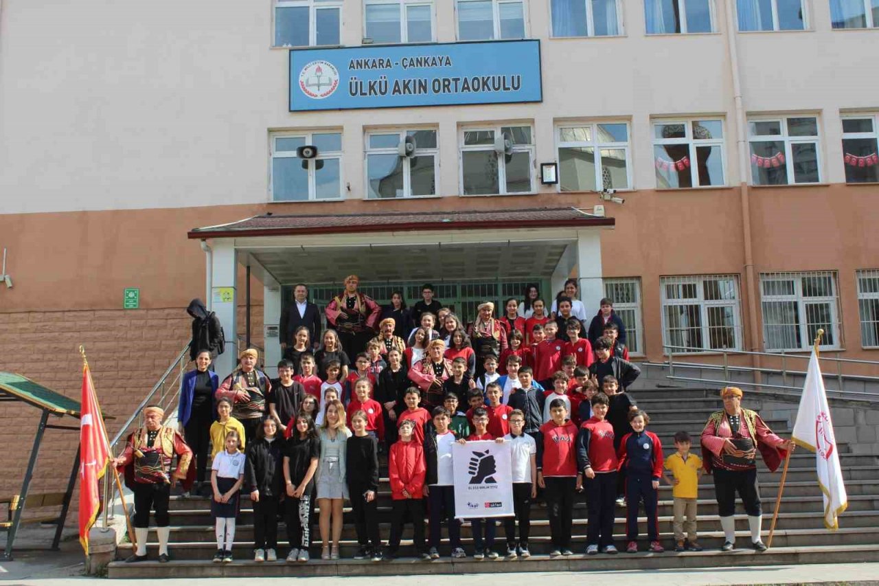 TİKAV, deprem bölgesinden gelen öğrenci ve velilere destek programı başlattı