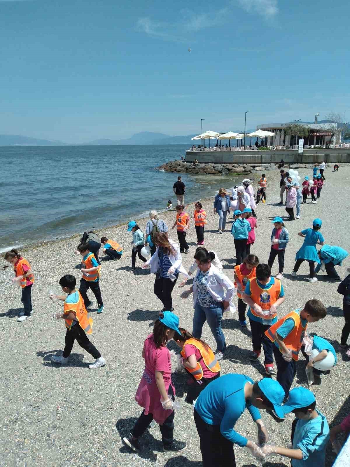 Mudanya’da izmaritler toplandı