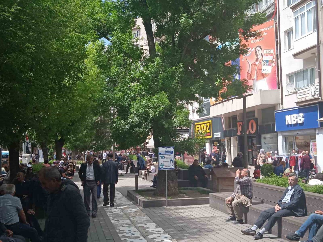 Haziran güneşini görenler dışarı akın etti