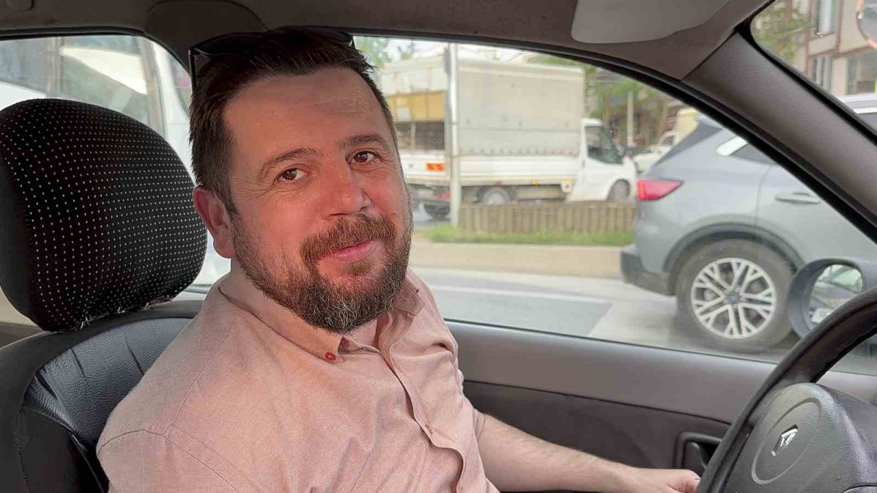 İETT otobüsü yanlış park edilen araçtan dolayı geçemedi: Metrelerce araç kuyruğu oluştu