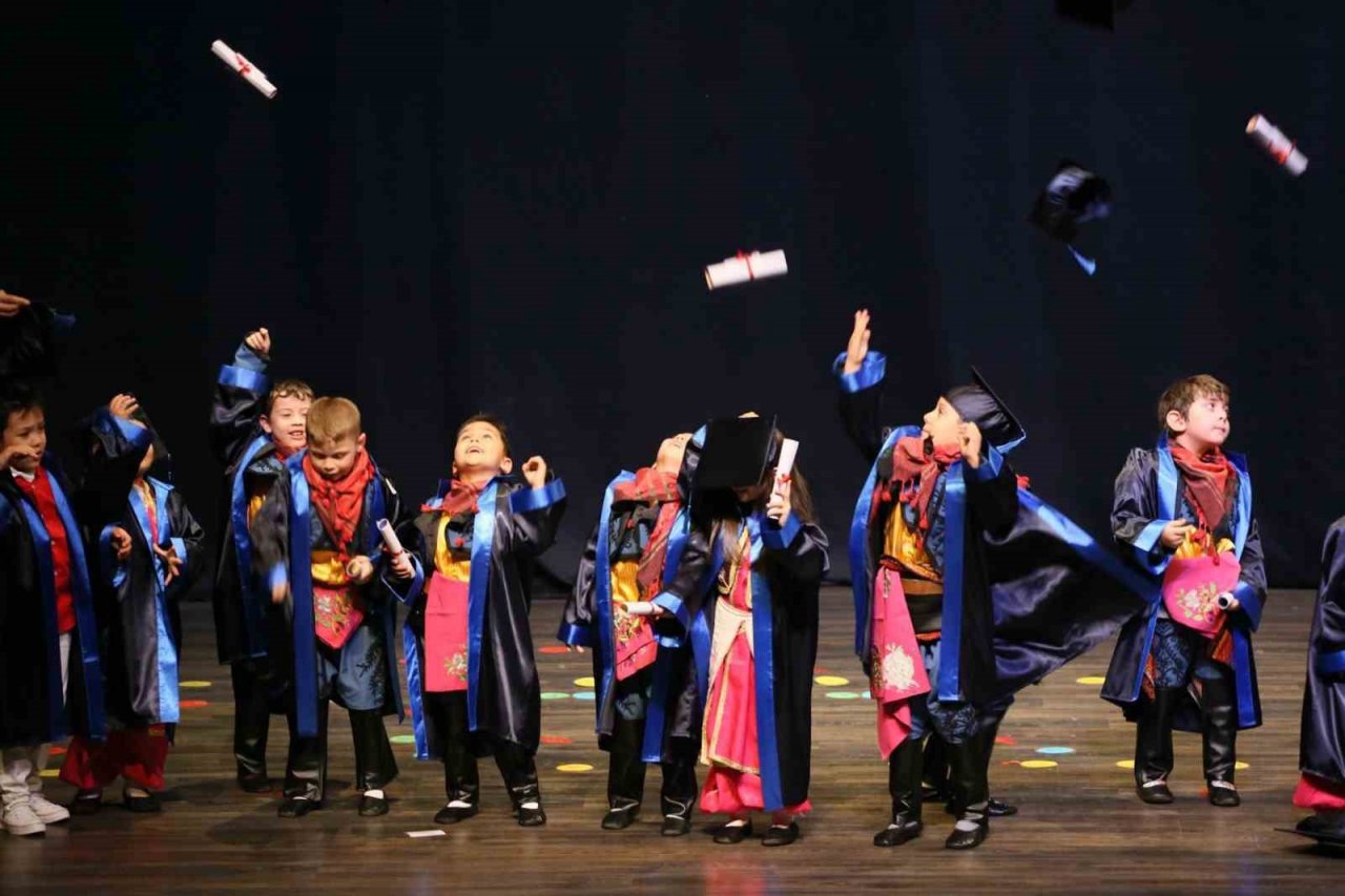 Aydın Büyükşehir Belediyesi Çocuk Gelişim Merkezlerinden yılsonu gösterileri