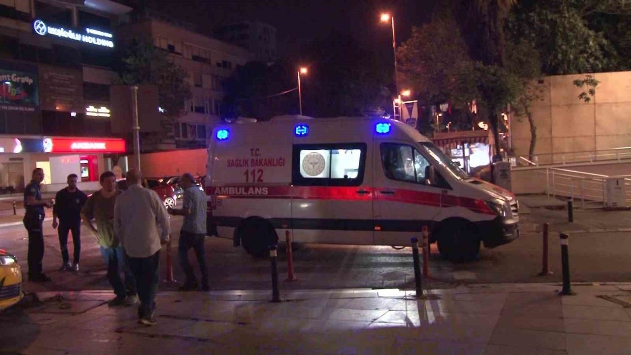 Bağdat Caddesi’nde taksi ile otomobil çarpıştı: 2 hafif yaralı