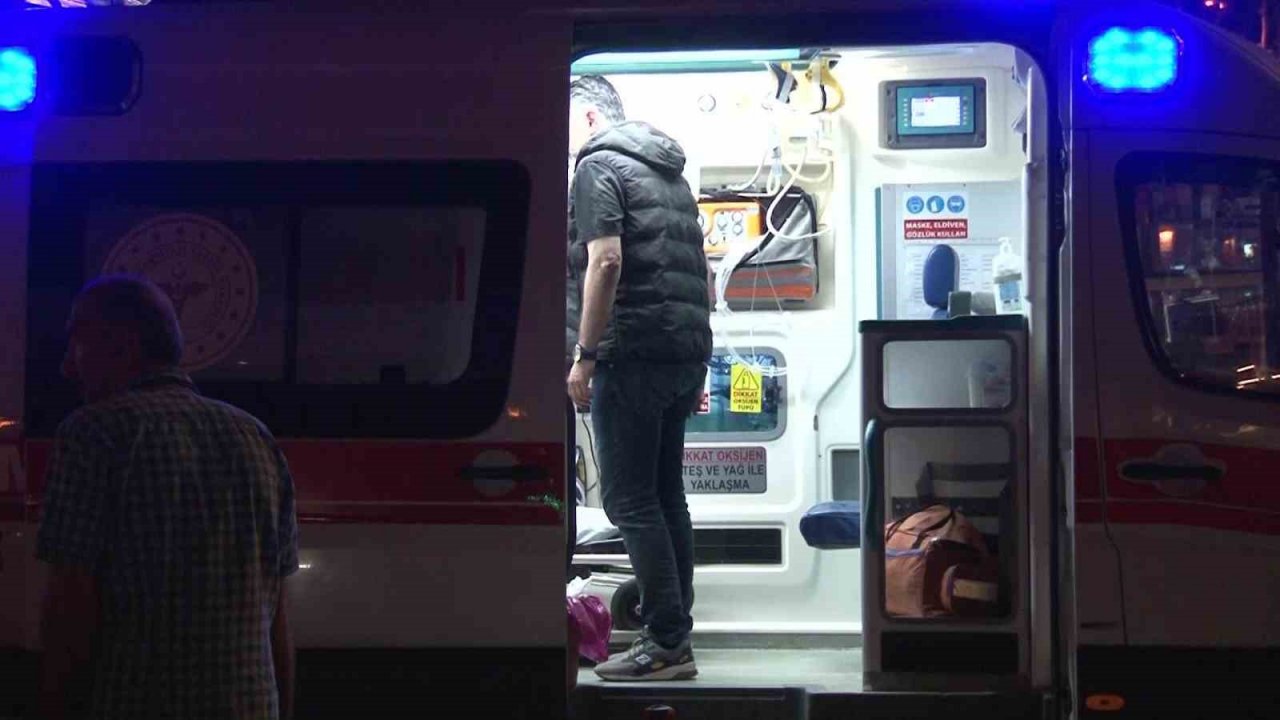 Bağdat Caddesi’nde taksi ile otomobil çarpıştı: 2 hafif yaralı