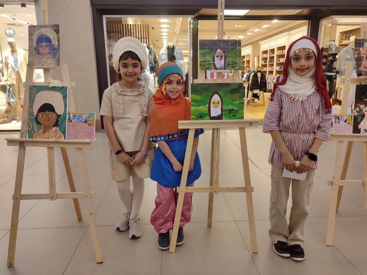 Minik ressamların resimleri Bahçelievler’de sergilendi