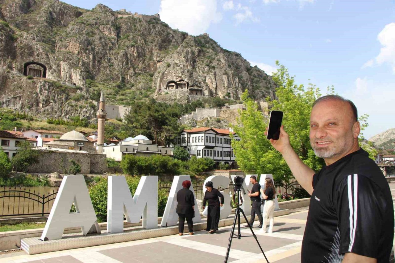 Amasya’da Cumhurbaşkanı Erdoğan için kaleden top atışları yapıldı