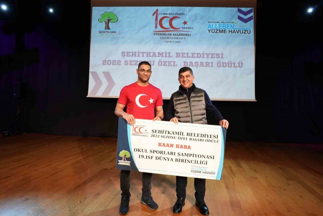 Cumhuriyetin 100. yılında yüzbinler Allebenli