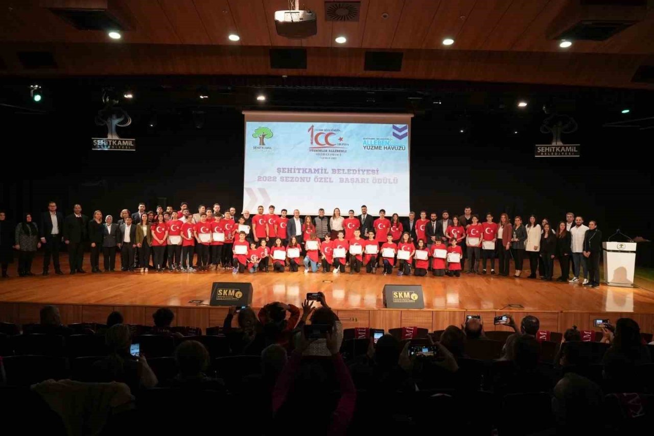 Cumhuriyetin 100. yılında yüzbinler Allebenli