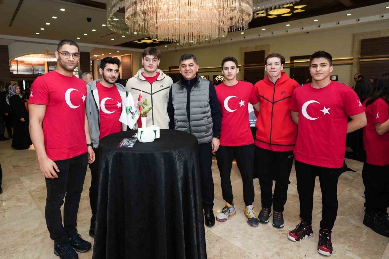 Cumhuriyetin 100. yılında yüzbinler Allebenli