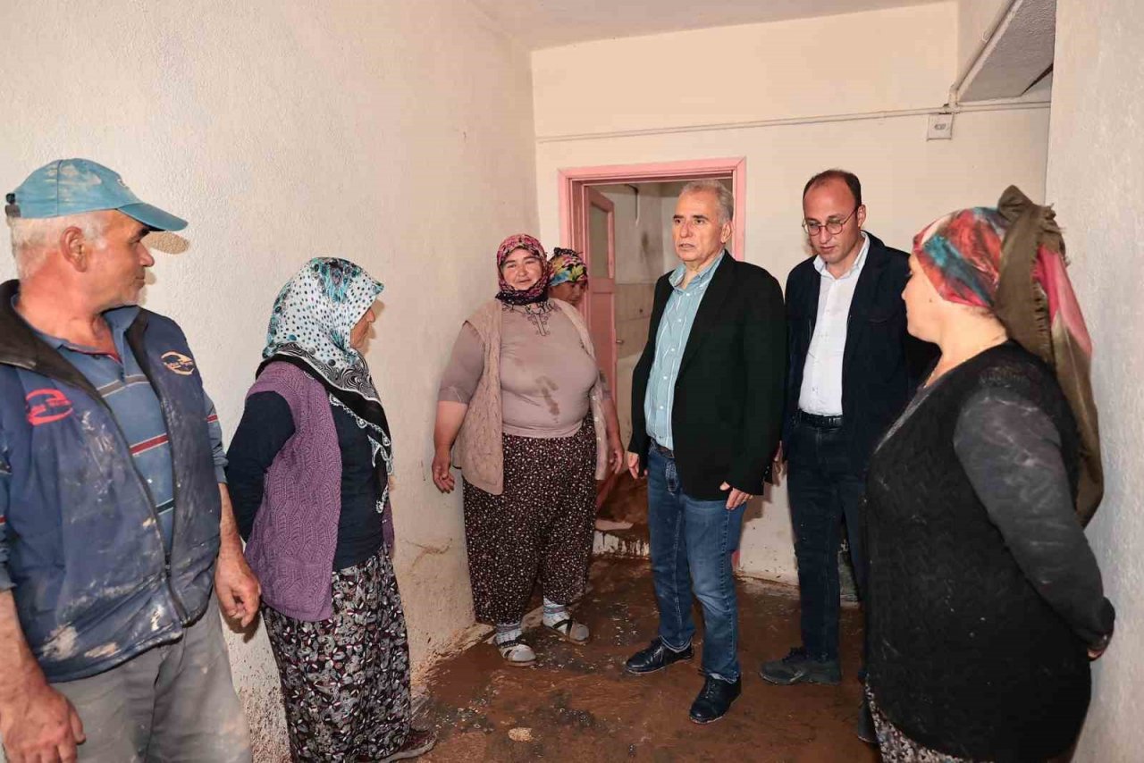 Denizli’de sel bölgesinde 280 personel ve 105 adet iş makinesi çalışmalarını sürdürüyor