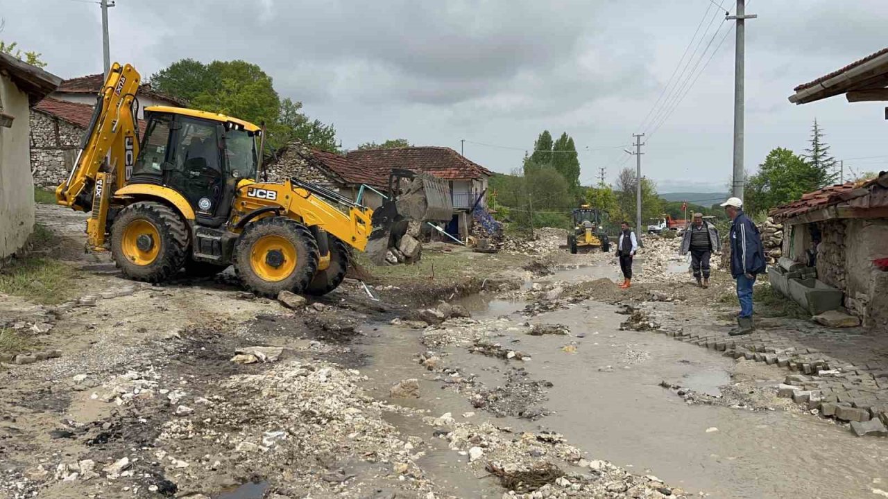 Selin vurduğun Seyitgazi’de yaralar sarılıyor