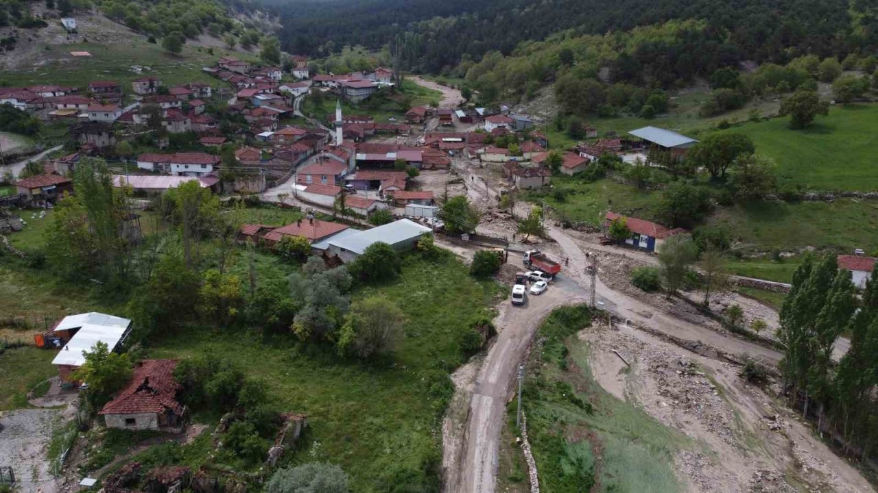 Selin vurduğun Seyitgazi’de yaralar sarılıyor