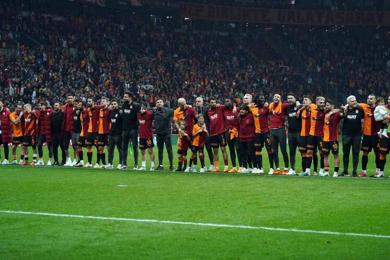 Galatasaray’da hedef şampiyonluğu derbi galibiyetiyle kutlamak
