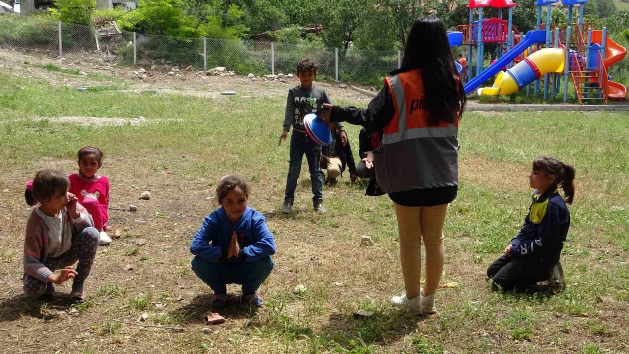 Mevsimlik tarım işçilerinin çocukları köy yaşam merkezlerinde eğitim alıyor