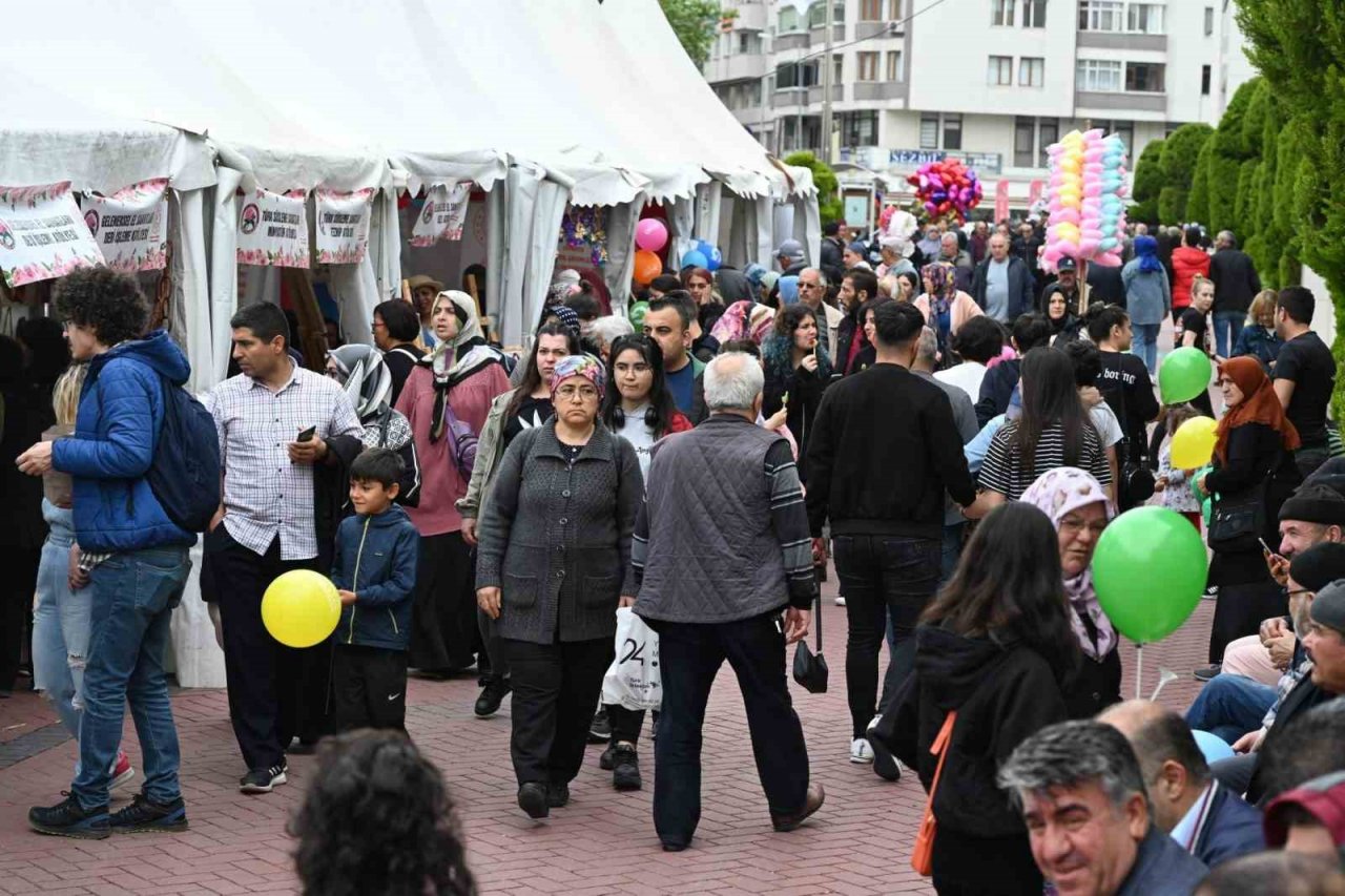 Türkiye’nin gül bahçesi Isparta’da festival coşkusu devam ediyor