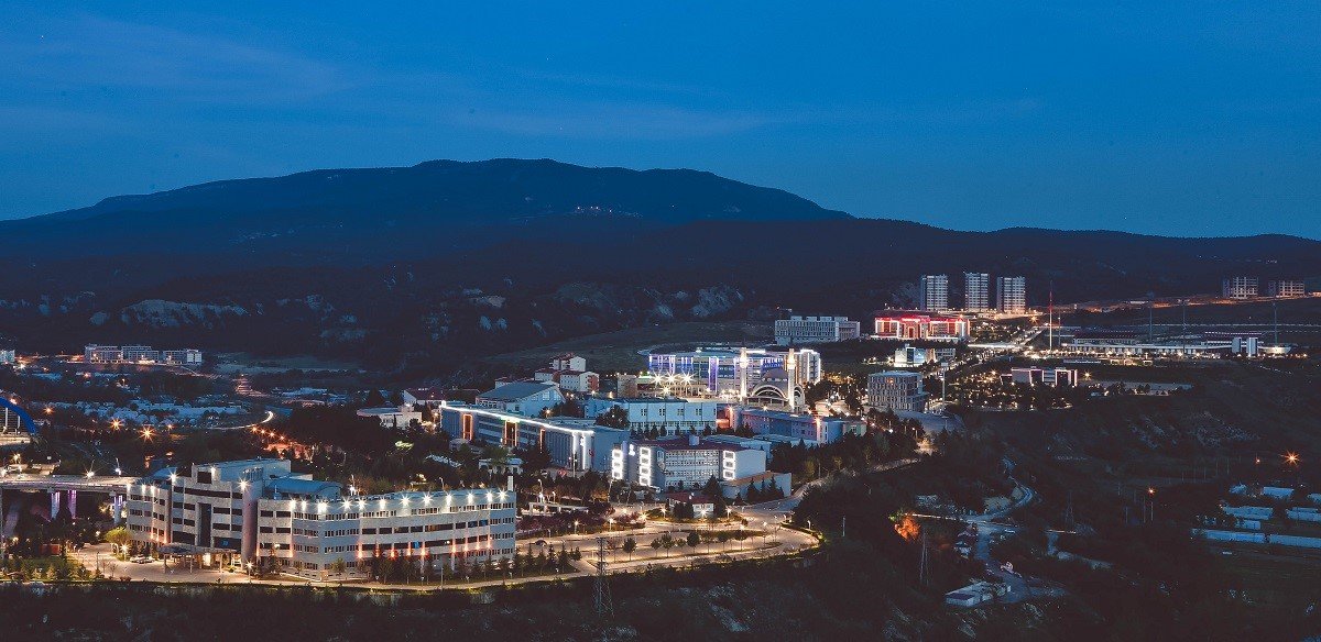 KBÜ ‘Üniversitelerin Alan Bazlı Yetkinlik Analizi’ çalışmasında en iyiler arasında