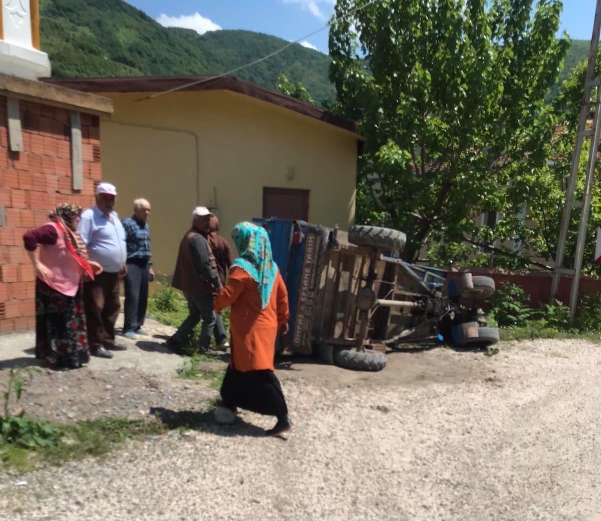Kastamonu’da pat-pat devrildi: 2 yaralı