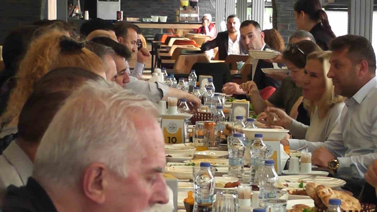 Kayserispor ile Ankaragücü yöneticileri, yemekte buluştu