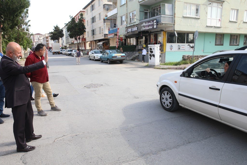 Başkan Çolakbayrakdar; “Mithatpaşa’yı yeniliyoruz ve adeta mahallenin tozunu attıracağız”