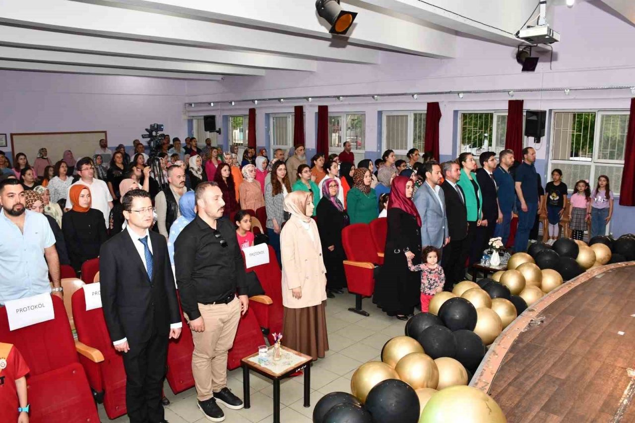 Köşklü miniklerden mezuniyet şöleni