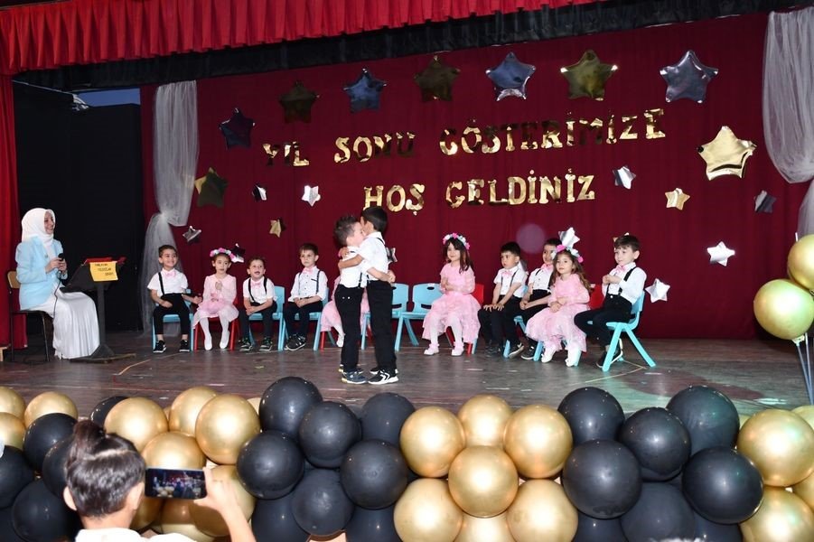 Köşklü miniklerden mezuniyet şöleni