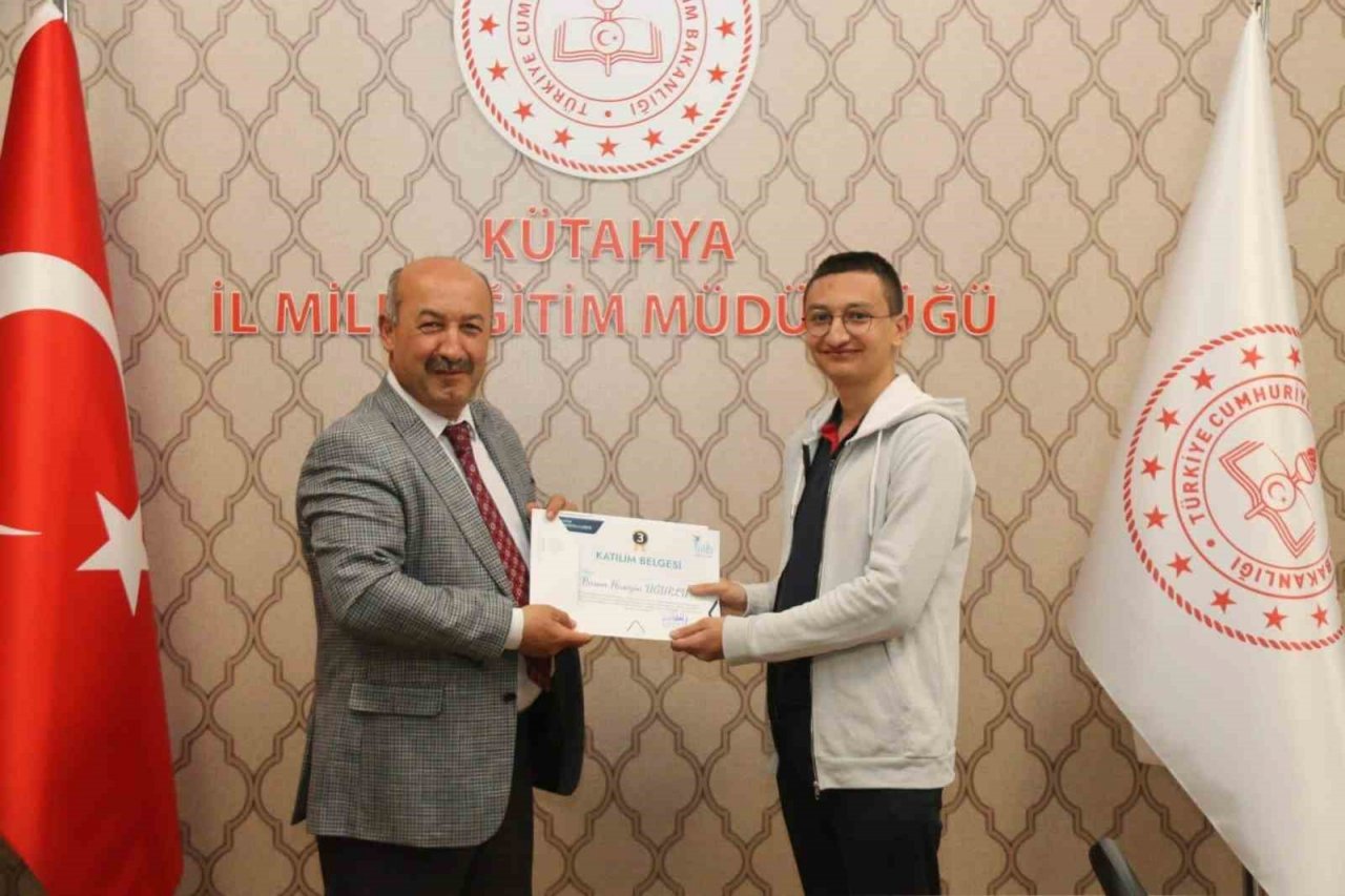 Kütahya’da kompozisyon yarışmasında dereceye giren öğrenciler ödüllendirildi