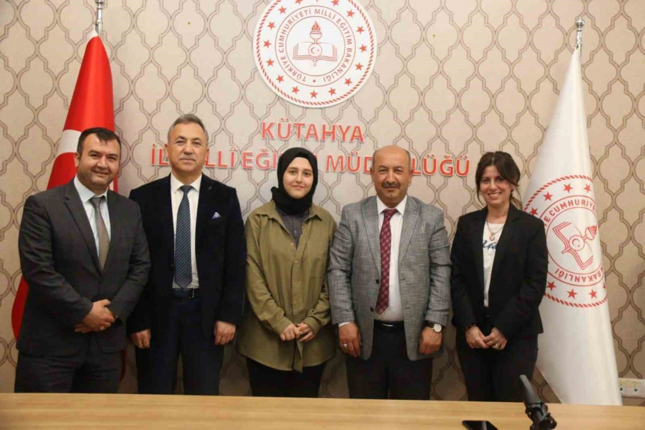 Kütahya’da kompozisyon yarışmasında dereceye giren öğrenciler ödüllendirildi