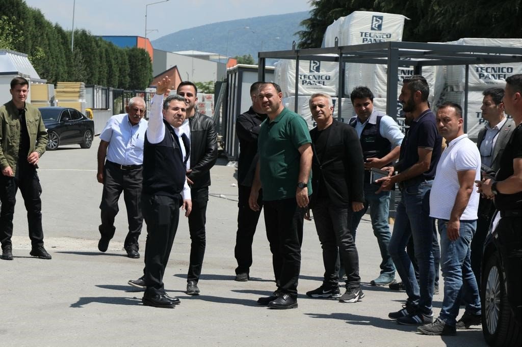 Valililer konteyner üretimini inceledi