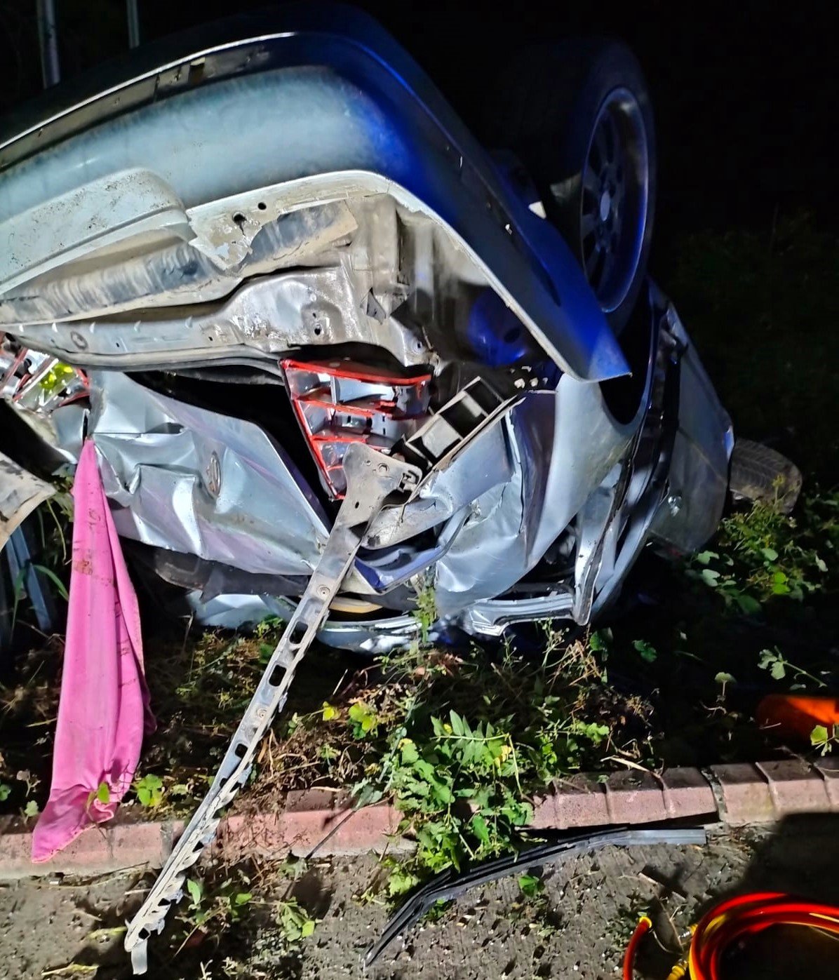 D-100’de feci kaza: Hurdaya dönen otomobilin altında kalarak hayatını kaybetti