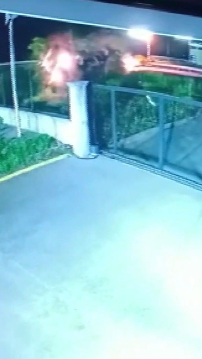 D-100’de feci kaza: Hurdaya dönen otomobilin altında kalarak hayatını kaybetti