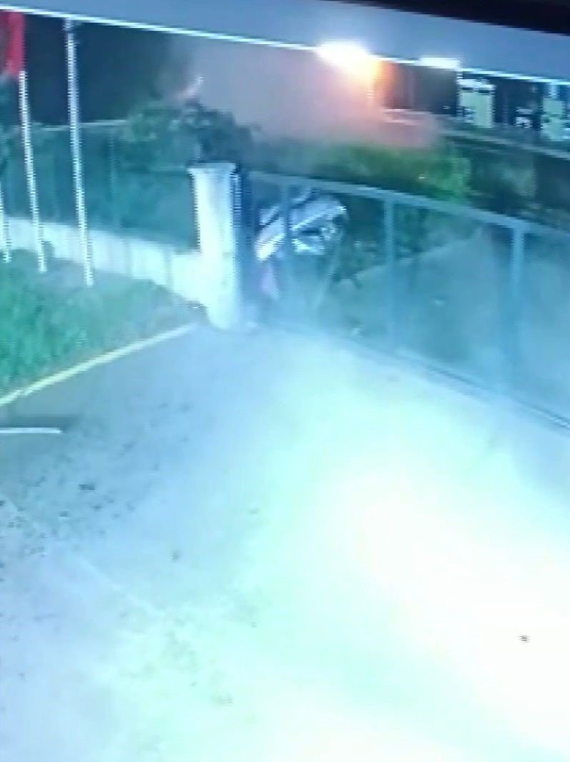 D-100’de feci kaza: Hurdaya dönen otomobilin altında kalarak hayatını kaybetti