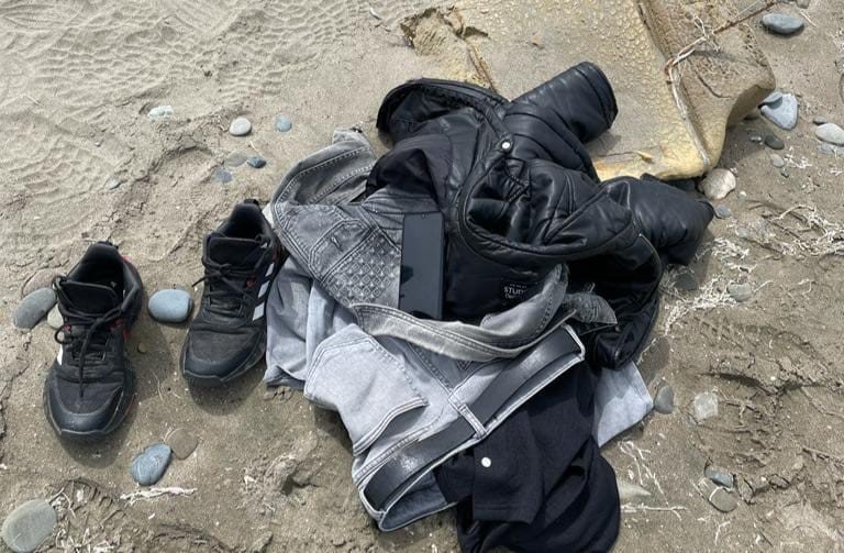 Deniz kenarında elbiseleri bulunan yabancı uyruklu şahsı arama çalışmaları sürüyor