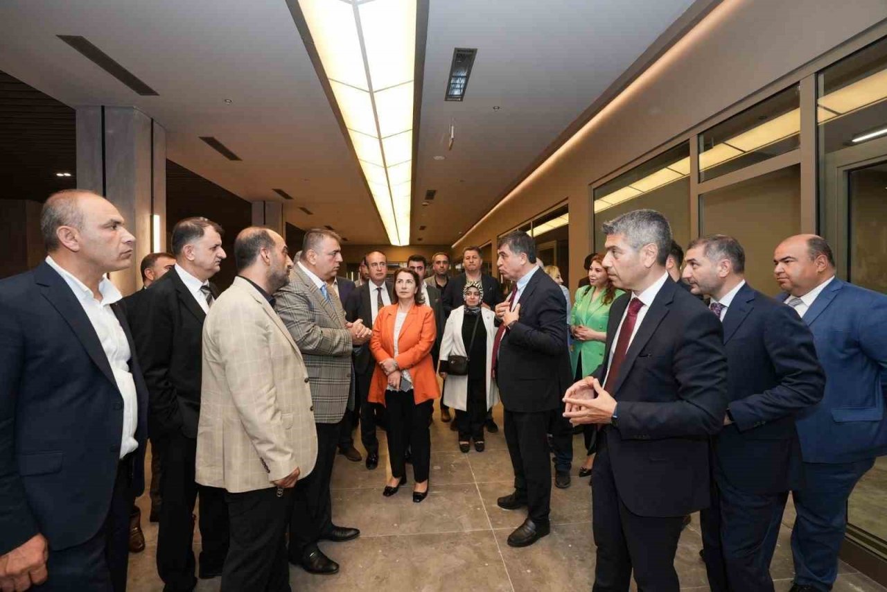 Meclis Üyeleri, D.T. Şehitkamil Sahnesi’ni inceledi