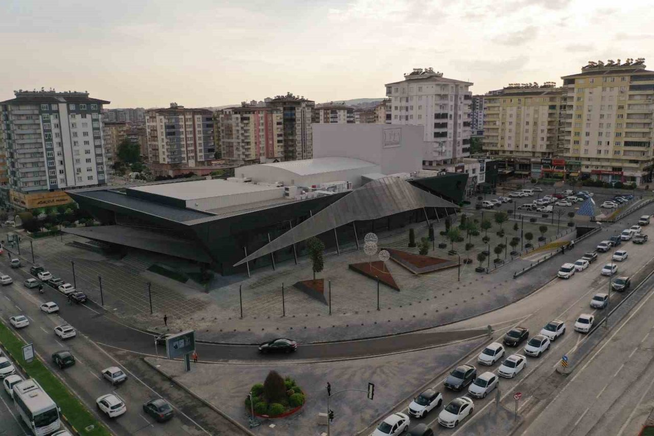 Meclis Üyeleri, D.T. Şehitkamil Sahnesi’ni inceledi