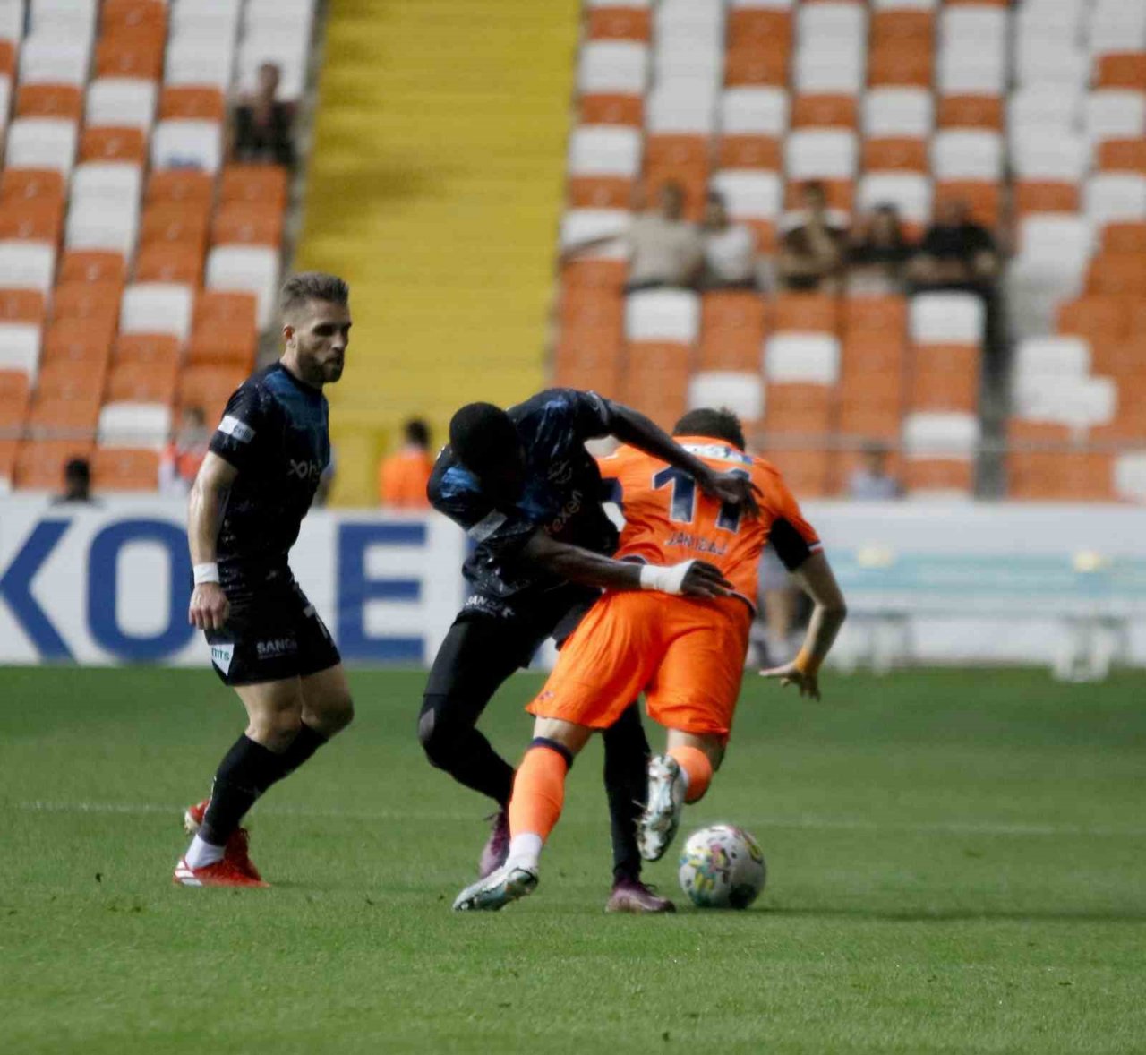 Spor Toto Süper Lig: Adana Demirspor: 2 - Başakşehir: 3 (Maç sonucu)