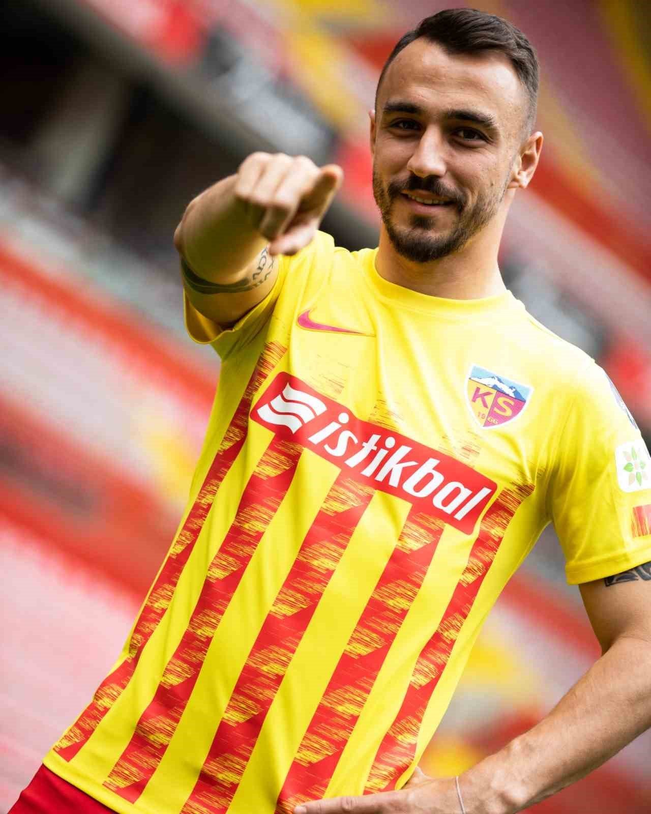 Kayserispor’un yeni forması görücüye çıktı