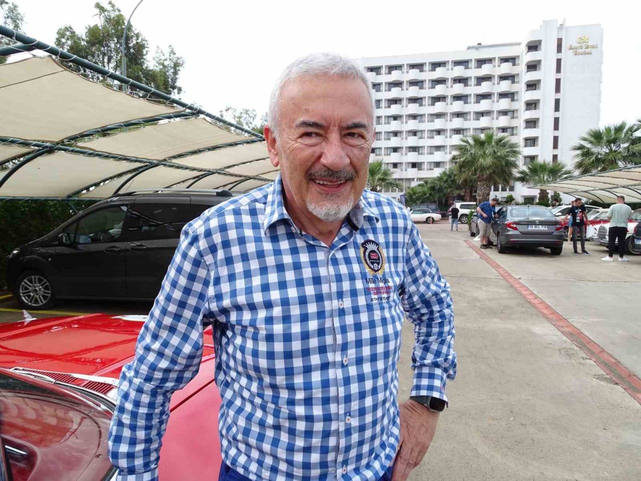 Ayvalık’ta klasik otomobiller 25. Batı Anadolu Rallisi başladı